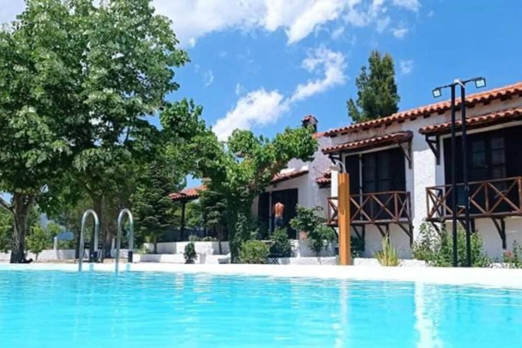 Αρχοντικο Στουσ Προποδεσ Του Ορουσ Διρφυσ Villa Loutsa  Exteriör bild