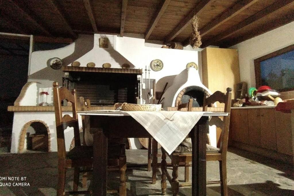 Αρχοντικο Στουσ Προποδεσ Του Ορουσ Διρφυσ Villa Loutsa  Exteriör bild
